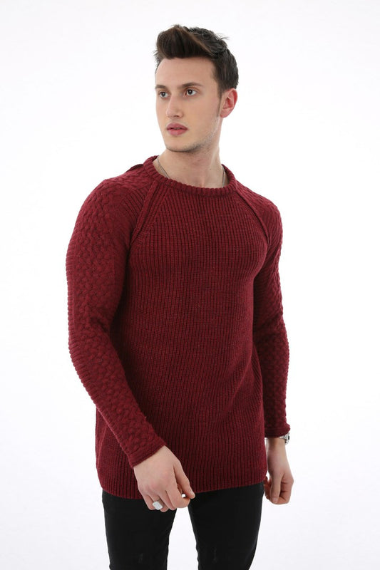 Bordo renkli, sıfır yaka, kalın dokulu ve slim fit kesim erkek triko kazak.