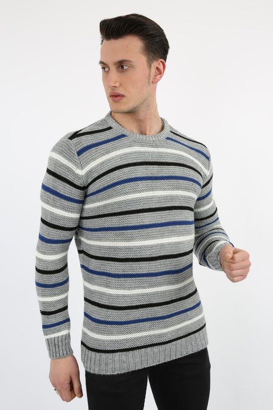 Gri, mavi ve beyaz çizgili, bisiklet yaka, uzun kollu, slim fit erkek triko kazak.