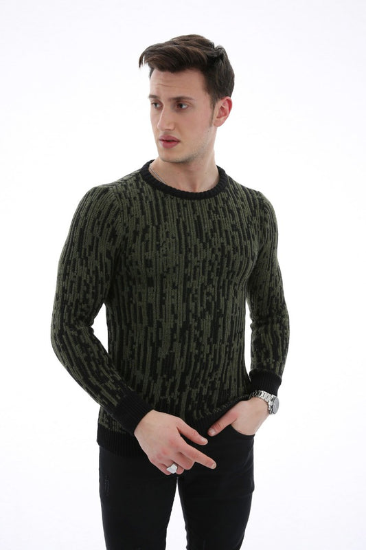 Siyah ve haki renkli, çizgili desenli, bisiklet yaka, slim fit erkek triko kazak.