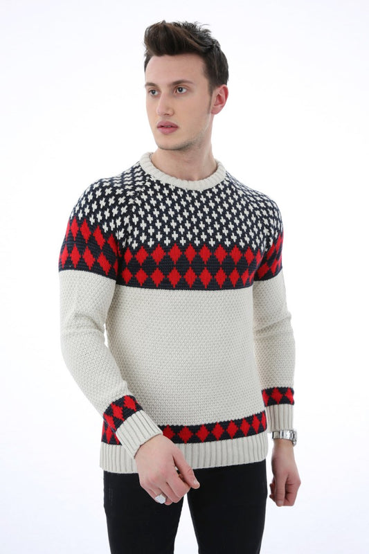 Krem rengi, göğüs ve kol kısımları desenli, bisiklet yaka, slim fit erkek triko kazak.