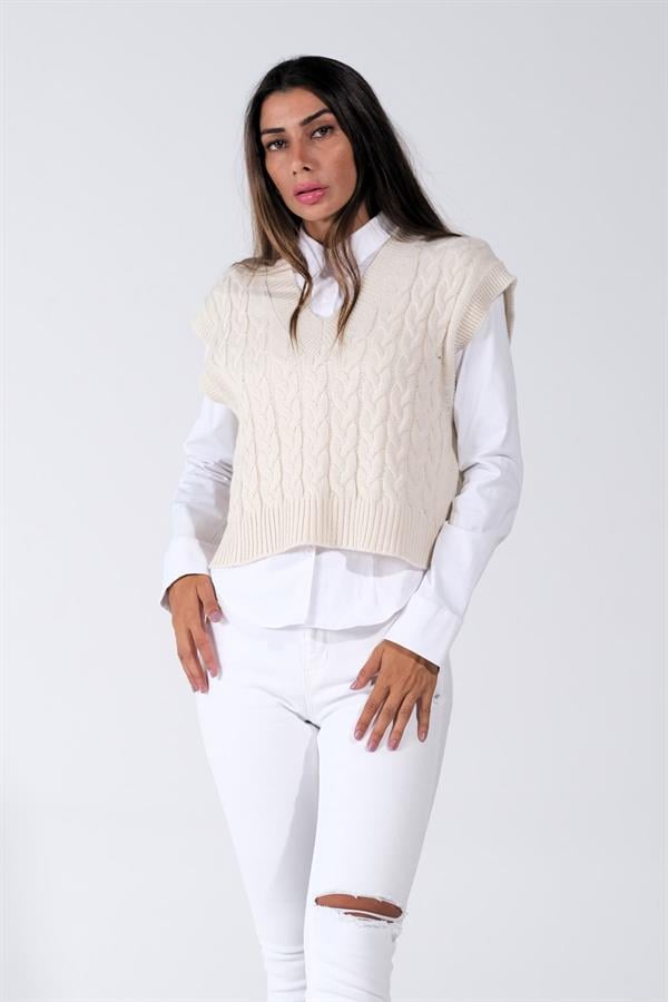 Beyaz V yaka crop saç örgülü triko süveter.