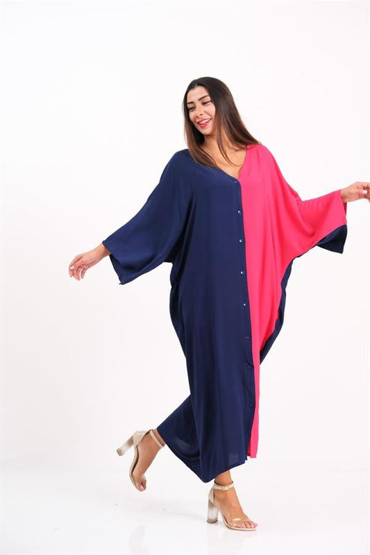 Pembe ve lacivert renk bloklu, önü düğmeli, uzun ve oversize kesim viskon elbise.