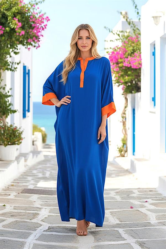 Saks mavisi, turuncu detaylı, yarasa kollu ve önü düğmeli uzun viskon elbise.