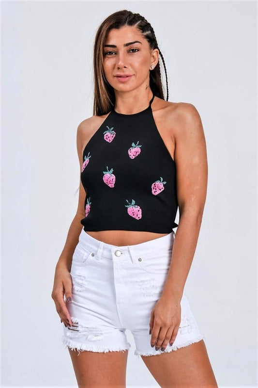 Siyah renkli, çilek desenli, boyundan bağlamalı ve örme kumaştan üretilmiş crop bluz.
