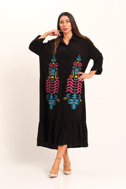 Siyah renkli, önü otantik nakışlı, fırfırlı etekli ve uzun kollu viskon gömlek elbise.