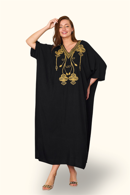 Siyah V yaka, altın rengi otantik nakış detaylı, oversize kesim uzun viskon elbise.