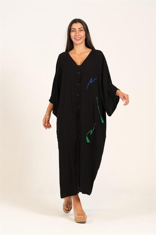 Siyah V yaka, püsküllü ve cepli uzun viskon gömlek elbise.