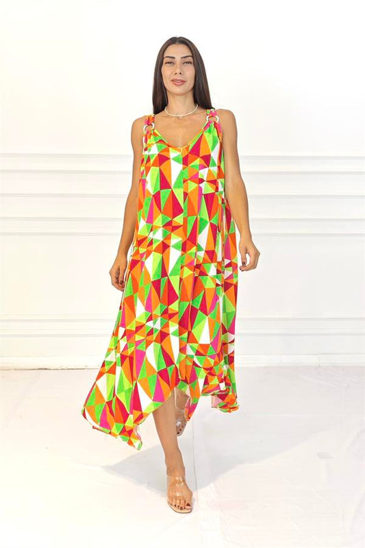 Turuncu, yeşil ve beyaz geometrik desenli, askıları halka detaylı uzun viskon elbise.