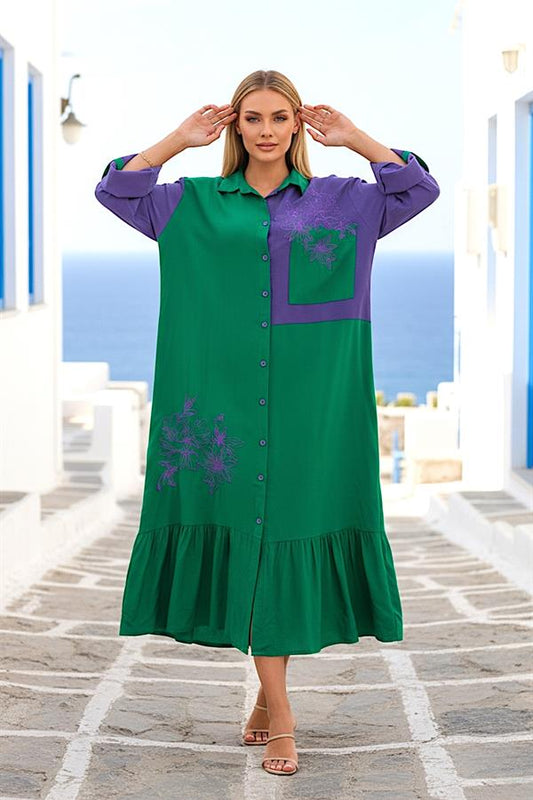 Yeşil ve mor renkli, nakış detaylı, fırfırlı etekli ve uzun kollu viskon gömlek elbise.