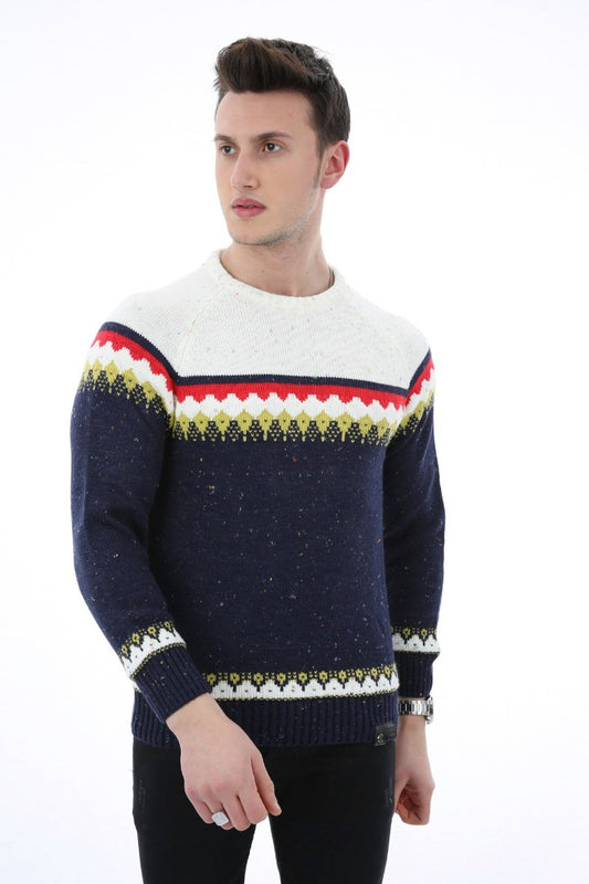 Lacivert ve beyaz renkli, desenli, kalın kışlık erkek triko kazak.