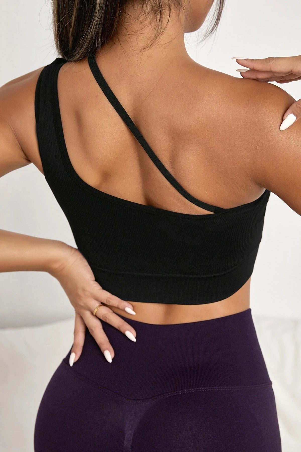 Kadın Siyah Tek Omuzlu Çapraz Askılı Crop Top Büstiyer