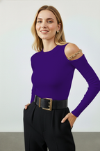 Omuz Dekolteli Zincir Detaylı Kaşkorse Bluz - Mor