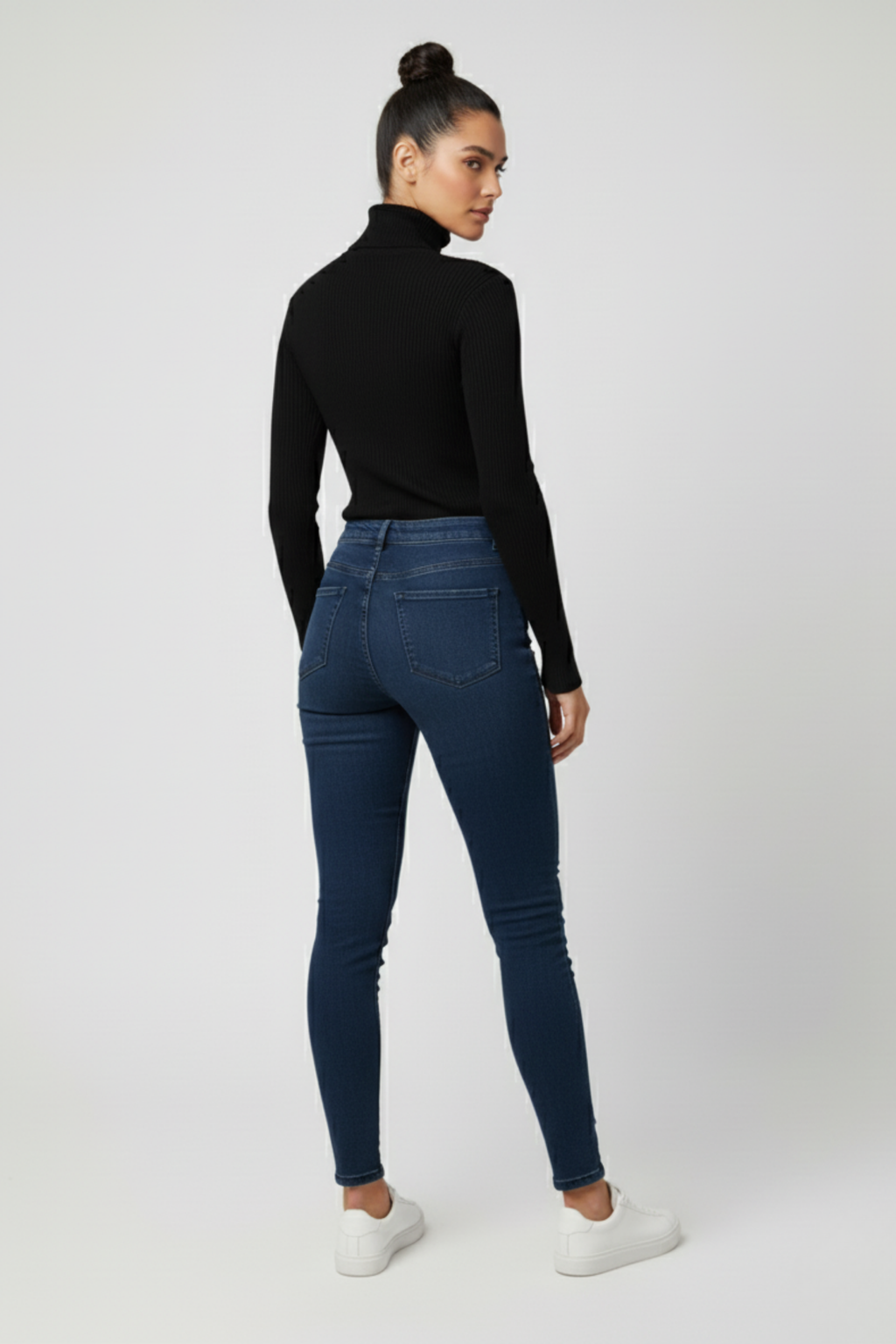 Kadın Siyah Boğazlı Triko Kazak