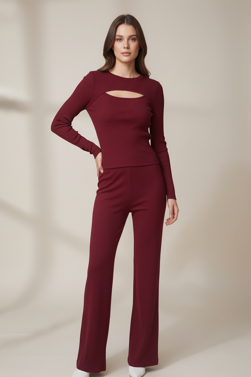 Kadın Kırmızı Göğüs Pencere İkili Takım