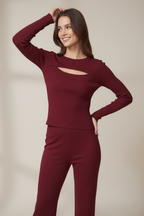 Kadın Kırmızı Göğüs Pencere İkili Takım