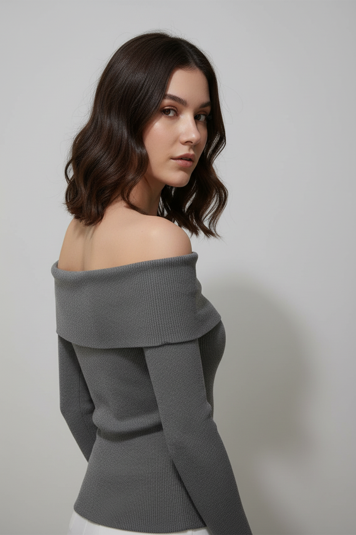 Kadın Madonna Yaka Şardonlu Gri Bluz