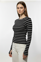 Kadın Siyah Çizgili Parmak Geçmeli Bluz