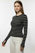 Kadın Siyah Çizgili Parmak Geçmeli Bluz