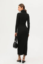 Kadın Siyah Boğazlı Uzun Maxi Elbise