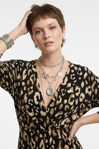 Kadın Leopar Desenli Bürümcük Dokuma Yarasa Kol Önü Yırtmaçlı Midi Elbise