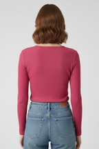 Kadın Pembe Pamuklu Kaşkorse Pencere Yaka Cut Out Detaylı Uzun Kollu Slim Fit Bluz