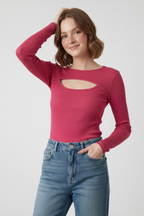 Kadın Pembe Pamuklu Kaşkorse Pencere Yaka Cut Out Detaylı Uzun Kollu Slim Fit Bluz