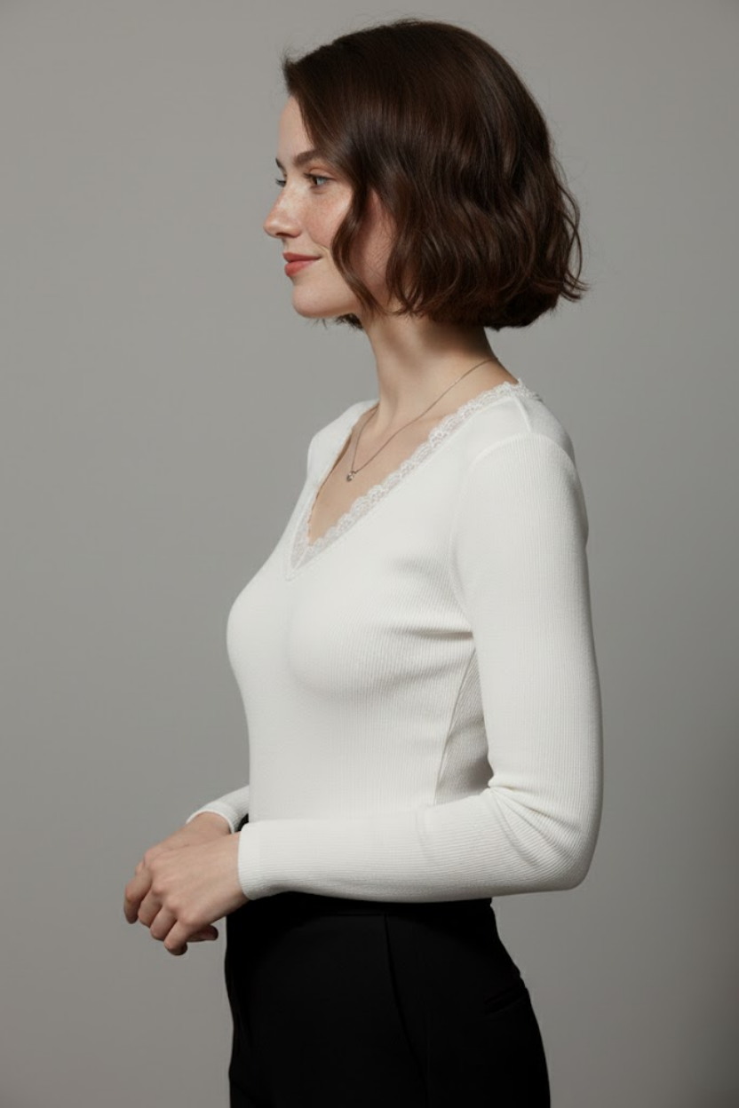 Kadın Beyaz Pamuklu Kaşkorse Dantelli V Yaka Ön Arka Dekolteli Slim Fit Esnek Bluz