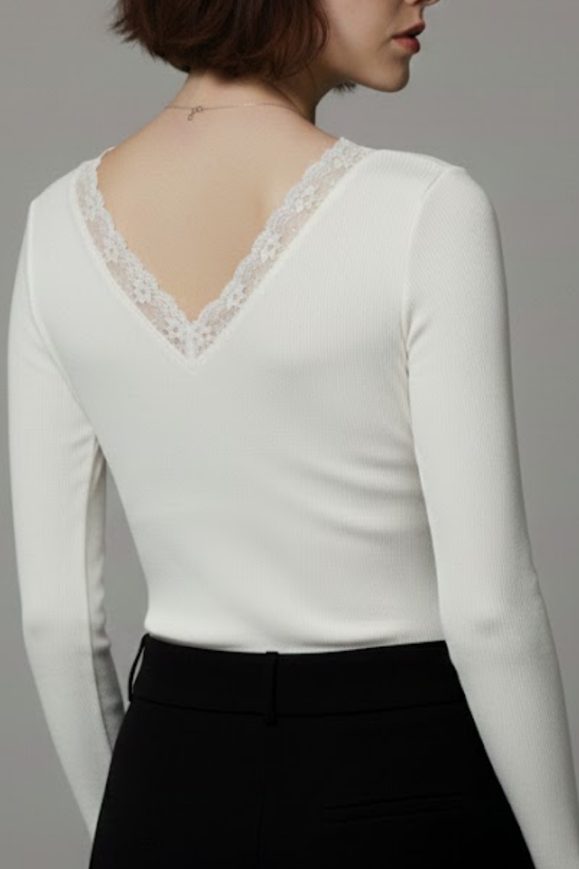 Kadın Beyaz Pamuklu Kaşkorse Dantelli V Yaka Ön Arka Dekolteli Slim Fit Esnek Bluz
