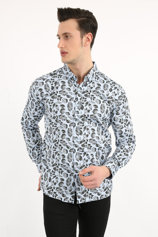 Açık mavi zemin üzerine siyah yaprak desenli, uzun kollu, likralı erkek gömleği.