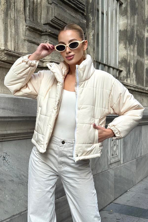 Bej Dik Yaka Çıtçıtlı Fermuarlı Kısa Şişme Mont