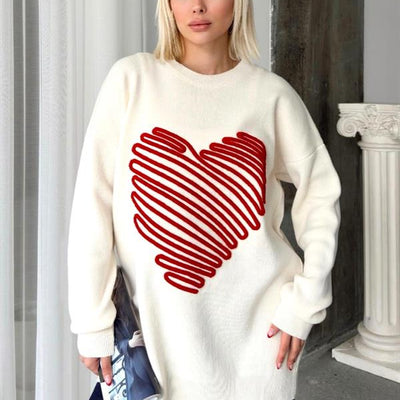 Beyaz Kabartma Büyük Kalpli Triko Kazak