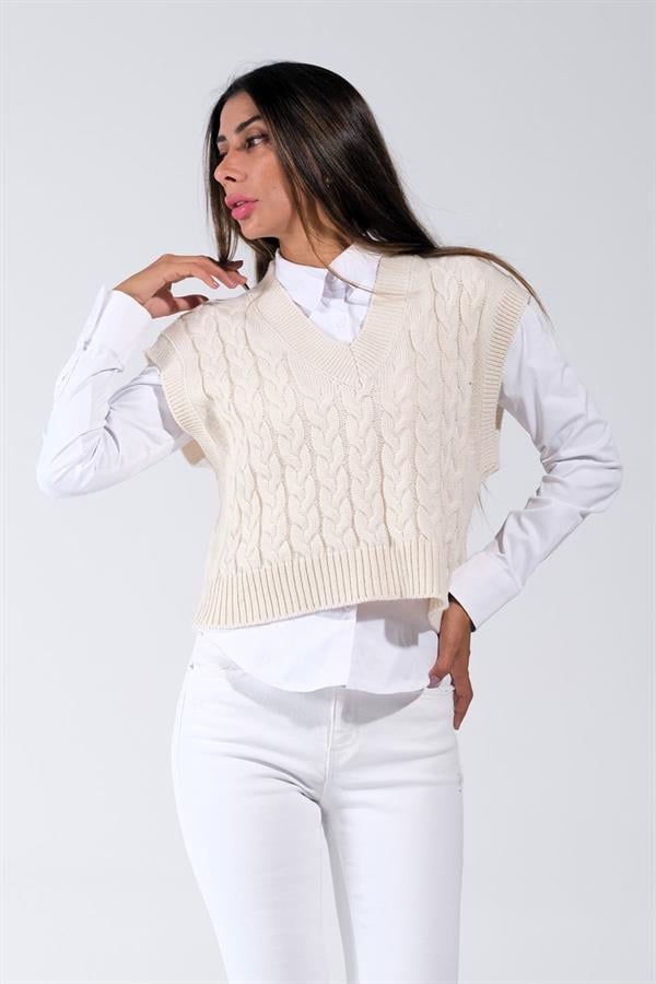 Beyaz V yaka crop saç örgülü triko süveter.
