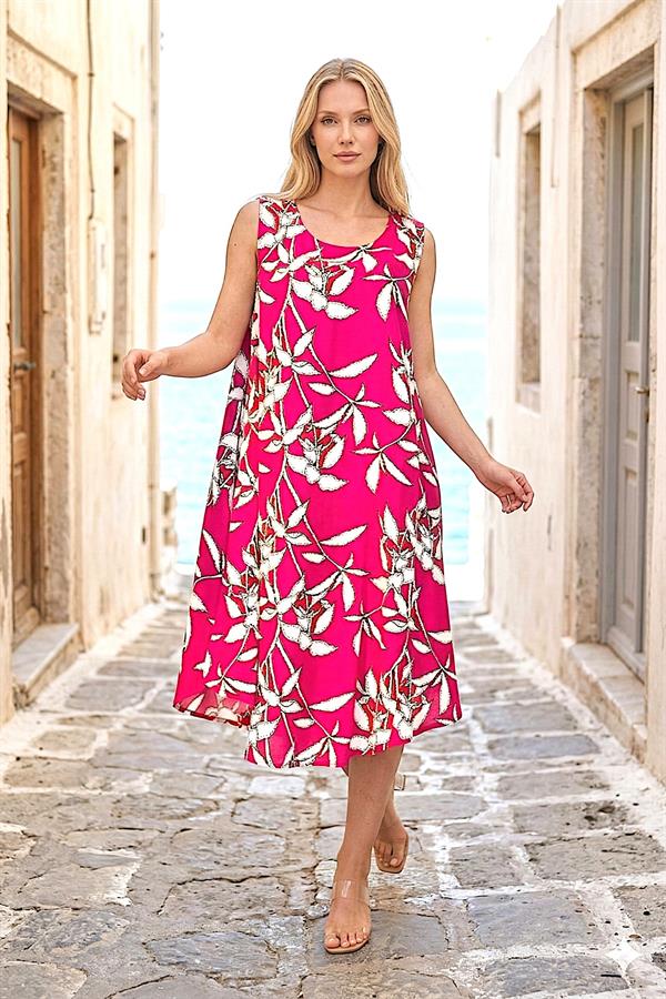 Fuşya renkli, beyaz çiçek desenli, U yaka, askılı, viskon kumaşlı midi boy elbise.