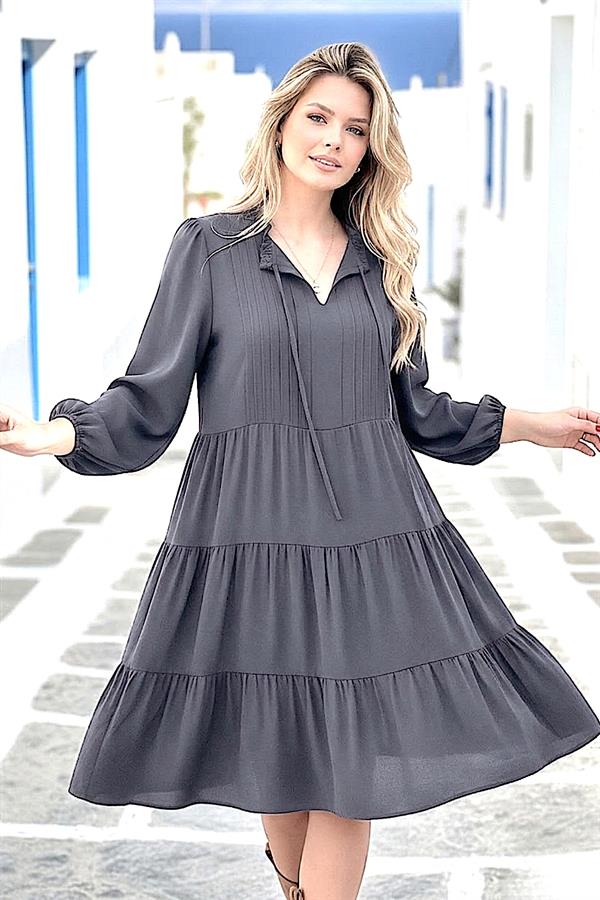 Gri Bel Ve Yaka Bağlamalı Diz Boyu Elbise
