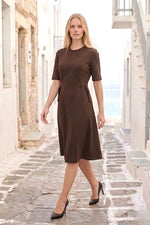 Kahverengi bisiklet yaka midi boy elbise.