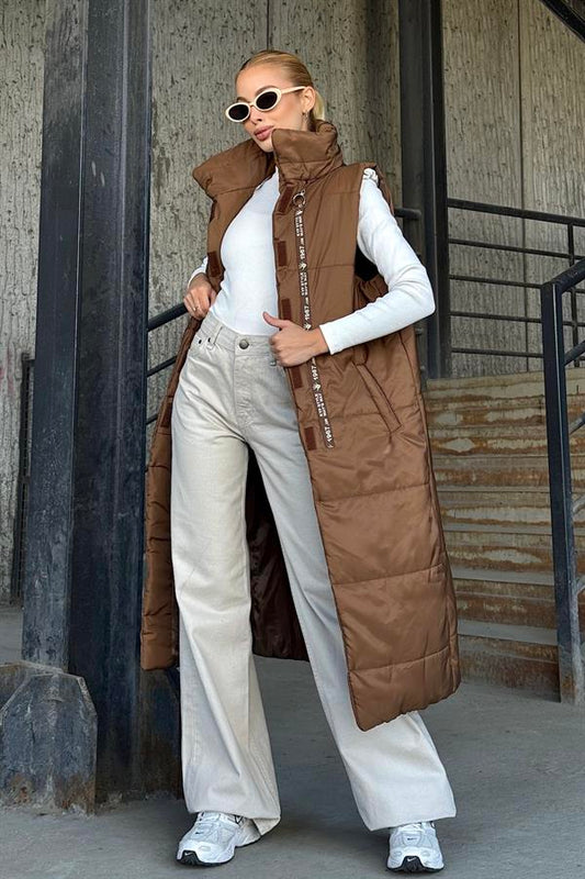 Kahverengi Dik Yaka Şerit Detaylı Cepli Uzun Şişme Yelek