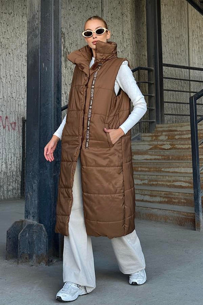 Kahverengi Dik Yaka Şerit Detaylı Cepli Uzun Şişme Yelek