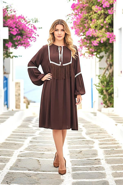 Kahverengi Püskül Detaylı Diz Boyu Elbise
