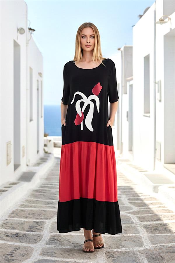 Kırmızı ve siyah renkli, lale nakışlı, kısa kollu, cepli ve uzun viskon elbise.