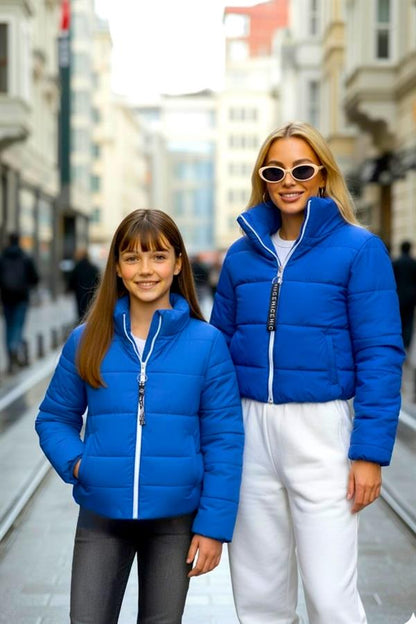 Kız Çocuk Saks Mavi Sırtı Taş Baskılı Dik Yaka Şişme Mont