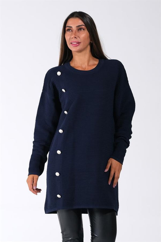 Lacivert bisiklet yaka, fitilli dokulu ve yan tarafı düğme detaylı uzun triko kazak.