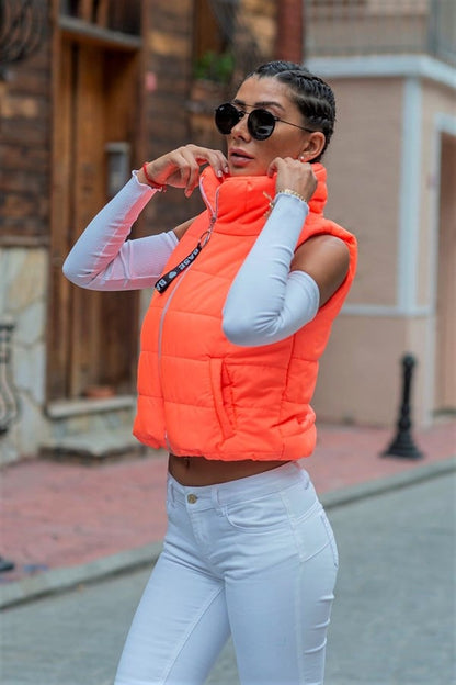 Nar Çiçeği Dik Yaka Beli Lastikli Cepli Kısa Şişme Yelek