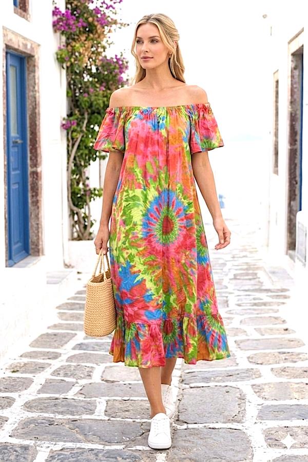 Pembe etnik desenli, madonna yaka, viskon kumaşlı midi boy elbise.