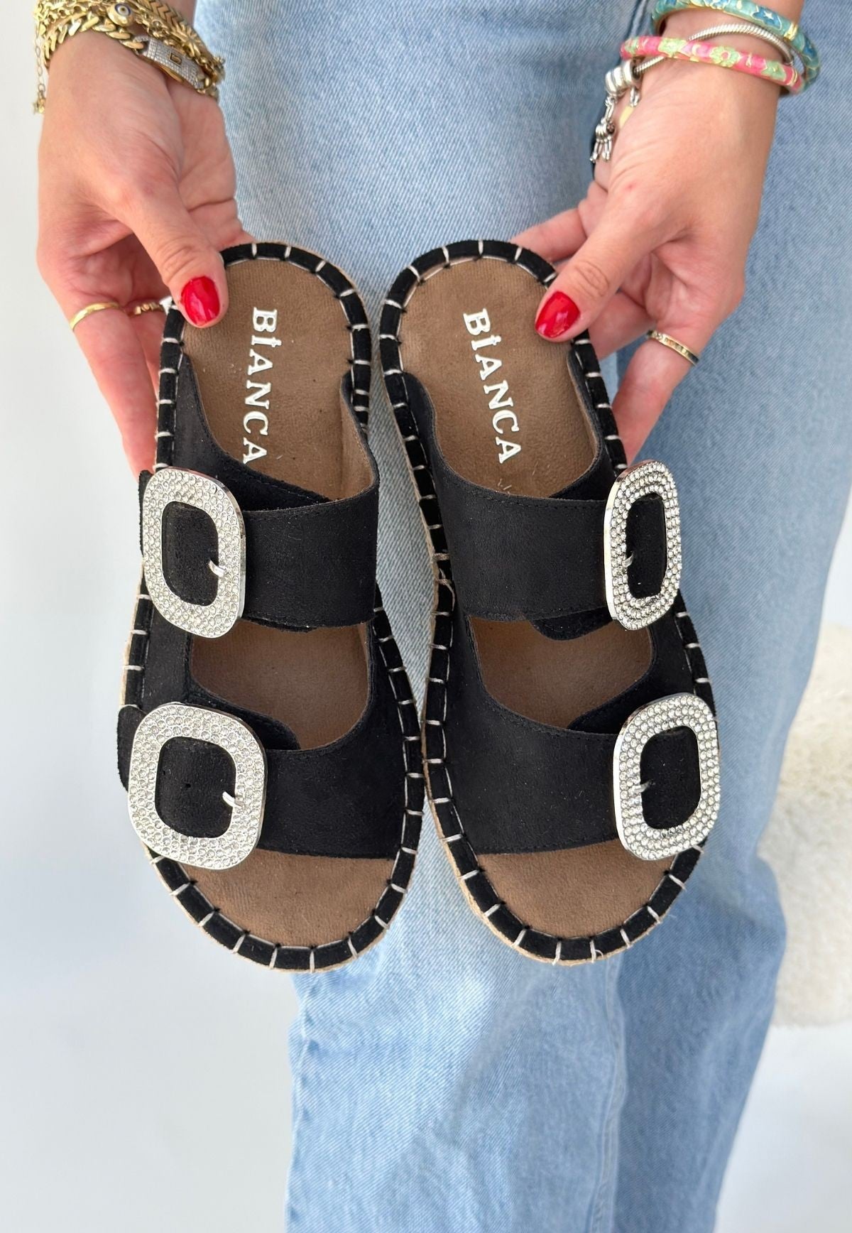 Hertas Siyah Nubuk Tokalı Terlik