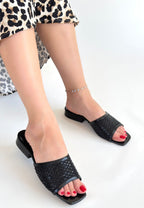 Ortu Siyah Cilt İşlemeli Terlik