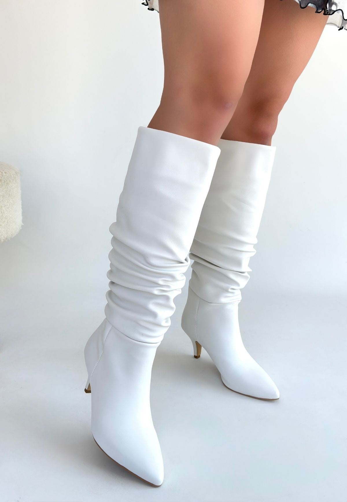 Zelya Beyaz Cilt Topuklu Çizme