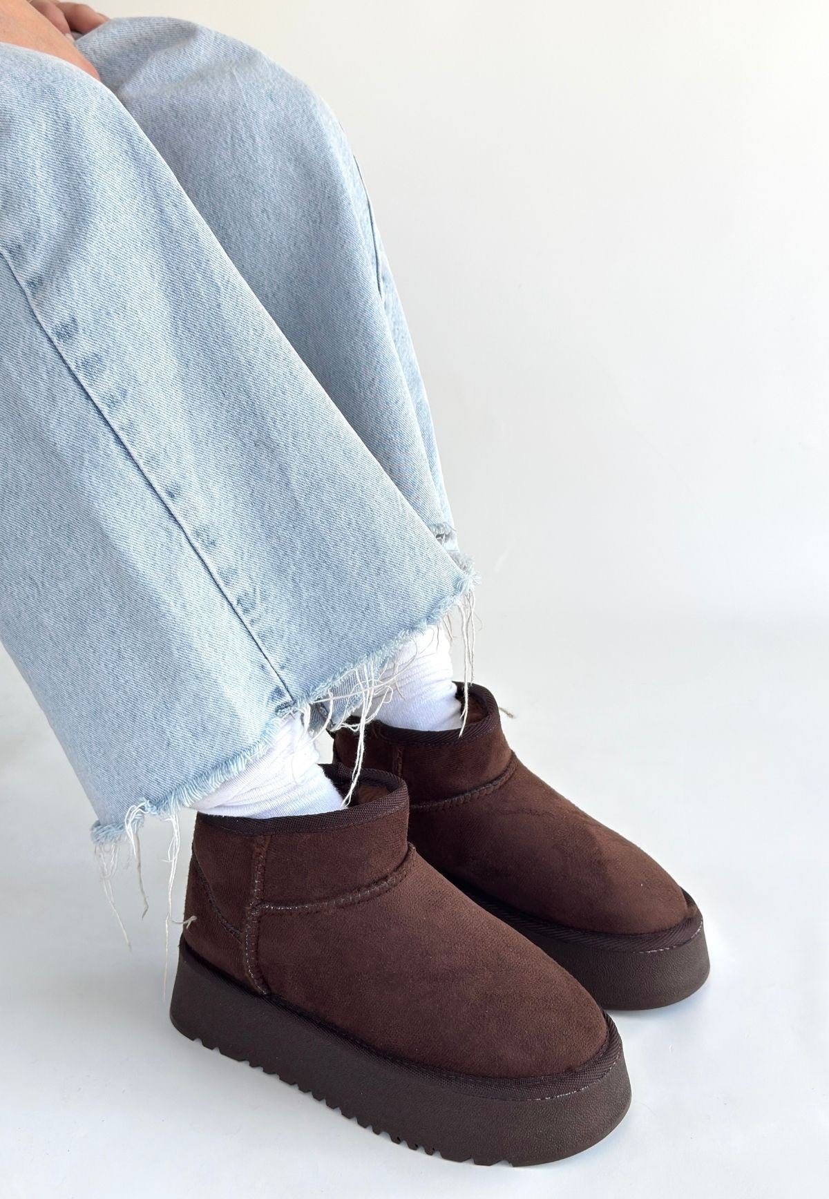 Linne Kahverengi Süet Bot