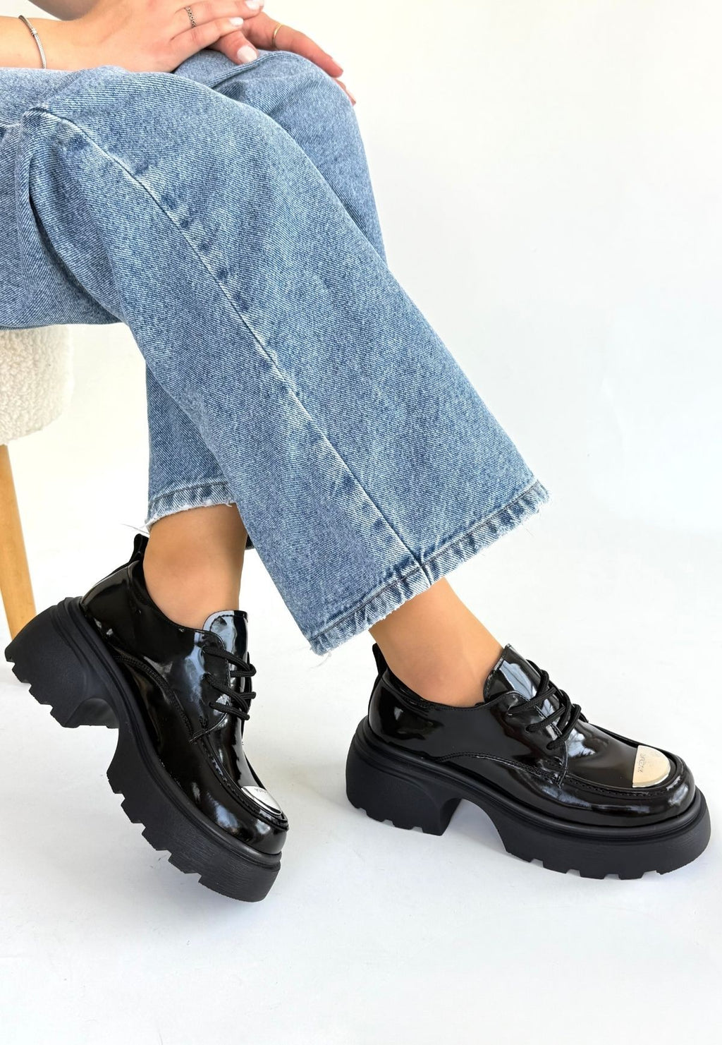 Kiya Siyah Rugan Dolgu Topuk Oxford Ayakkabı