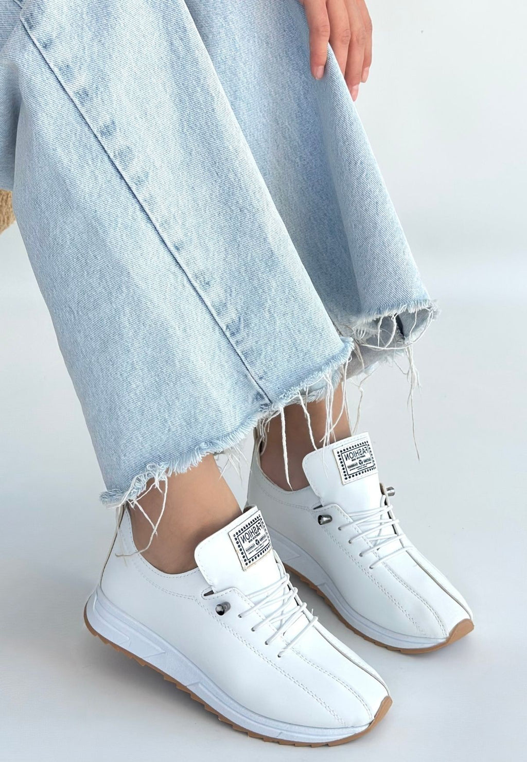 Monya Beyaz Cilt Bağcıklı Spor Ayakkabı