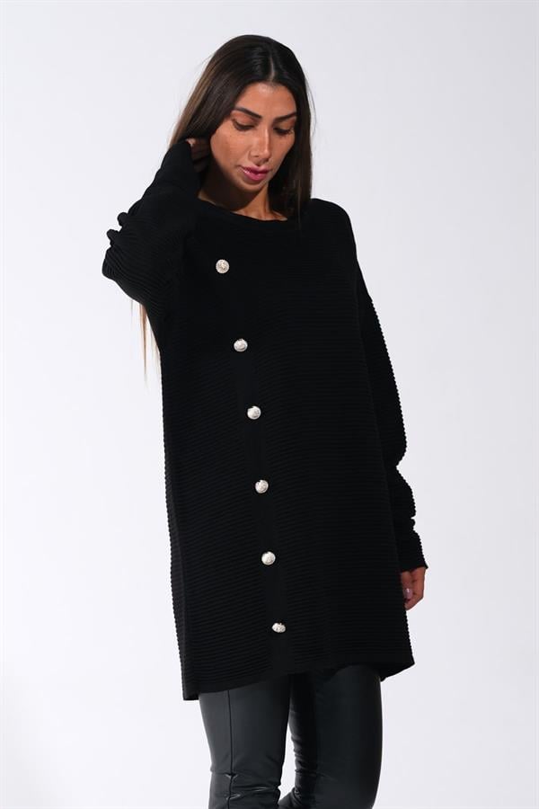 Siyah bisiklet yaka, fitilli dokulu ve yan tarafı düğme detaylı uzun triko kazak.